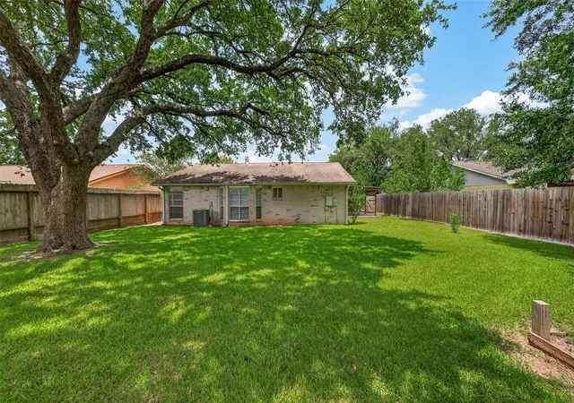 Homes for sale in Sugar Land, TX | 2811 Pheasant Creek Dr, Sugar Land, TX 77498 | MLS# 40854787