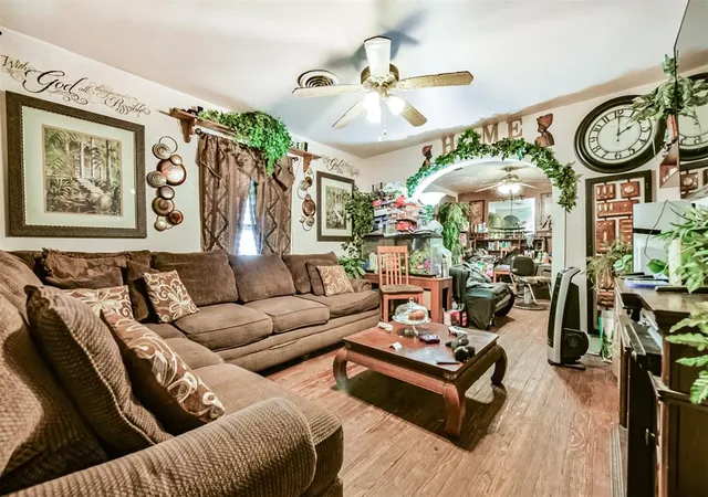 Photo 3 of Single family home for sale at 5220 Avenue K, Galveston, TX 77551 | MLS# 9431374 | Listing updated on 2026-09-18