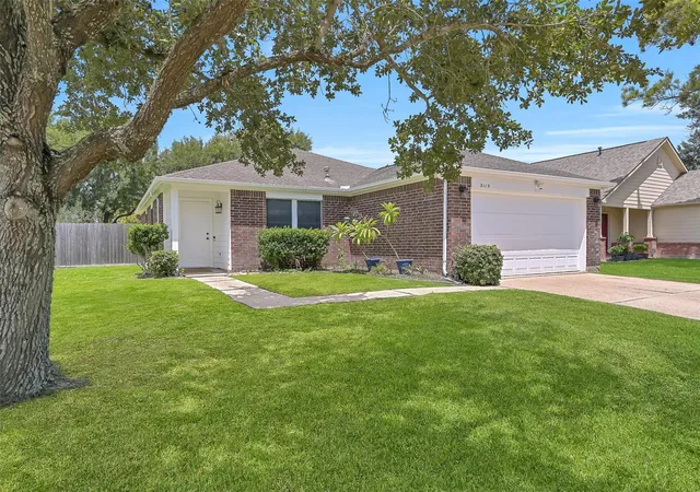 1st image of 3115 Berryfield Ln, Pearland, TX 77581 | MLS# 49439343