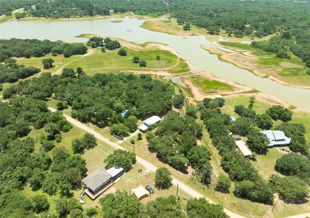 2nd image of 207 Hickory Dr, Sheridan, TX 77475 | MLS# 83332317