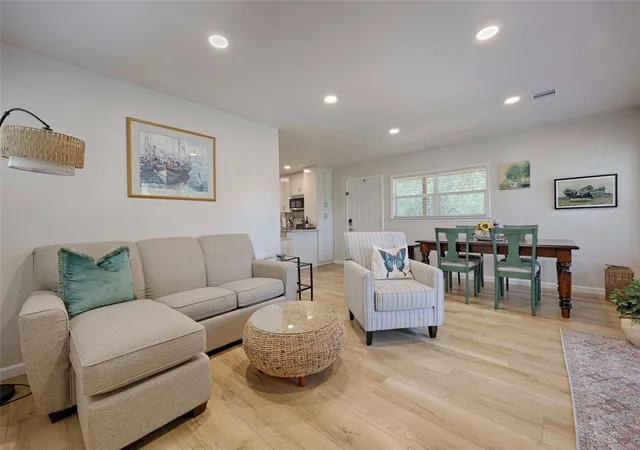 Photo 4 of Single family home for sale at 207 Hickory Dr, Sheridan, TX 77475 | MLS# 83332317 | Listing updated on 2026-10-09