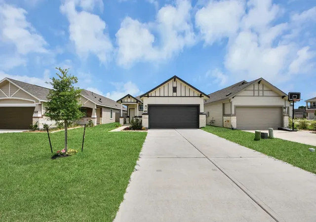 Photo 4 of Single family home for sale at 5302 Seymour Dr, Houston, TX 77032 | MLS# 2686561 | Listing updated on 2026-09-01