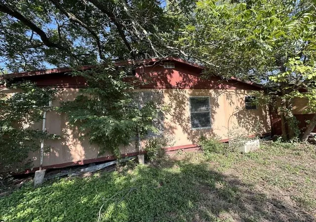 Homes for sale in Groesbeck, TX | 602 E Navasota St, Groesbeck, TX 76642 | MLS# 71120022