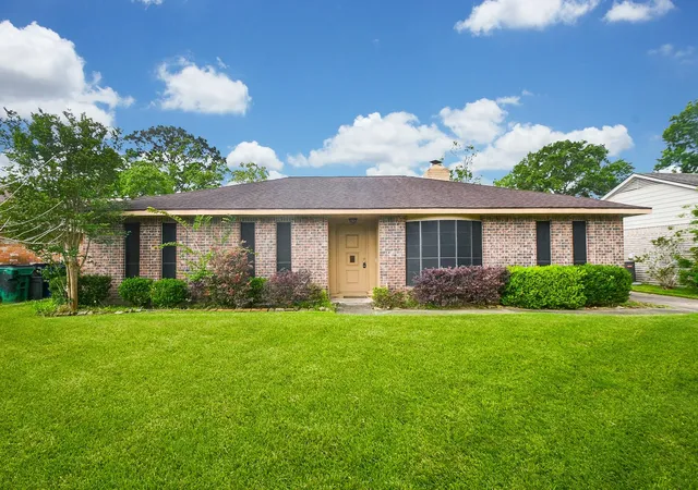 Homes for sale in Friendswood, TX | 16730 Townes Rd, Friendswood, TX 77546 | MLS# 47397295