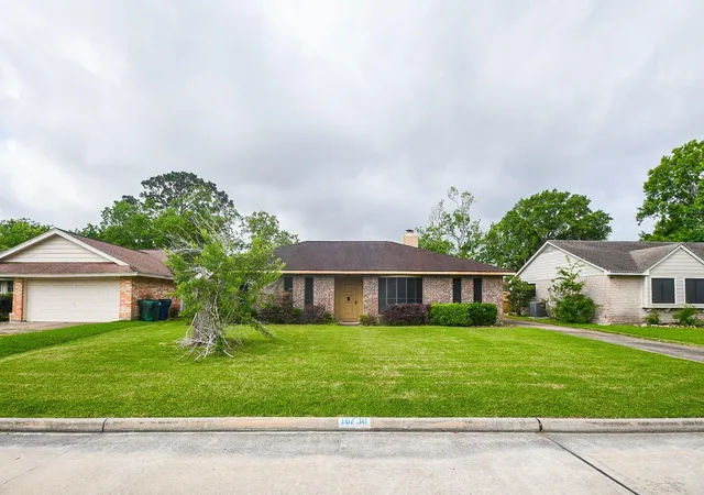 Homes for sale in Friendswood, TX | 16730 Townes Rd, Friendswood, TX 77546 | MLS# 47397295