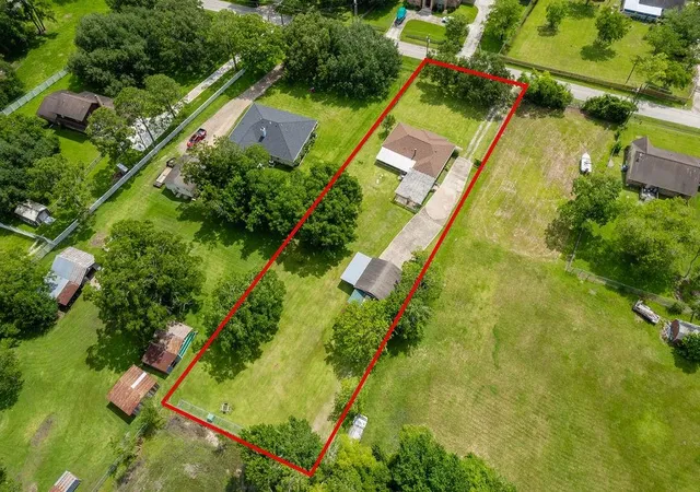 Photo 2 of Single family home for sale at 1624 Texas Ave, League City, TX 77573 | MLS# 98686635 | Listing updated on 2026-09-11
