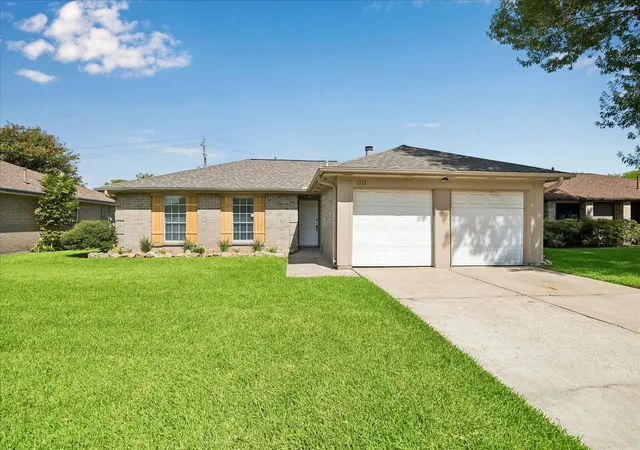 1st image of 1113 Canyon Springs Dr, La Porte, TX 77571 | MLS# 82086318