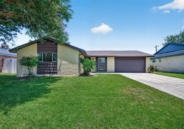 2nd image of 3307 Fern Rock Dr, La Porte, TX 77571 | MLS# 16459399