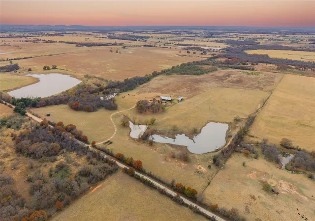 3rd image of 355 County Road 144, Comanche, TX 76442 | MLS# 96150792