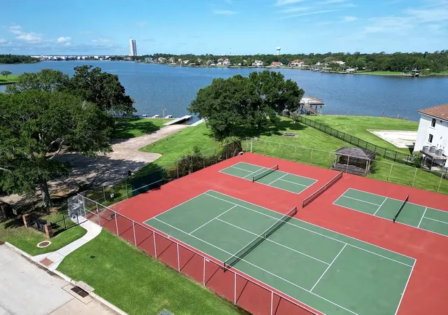 5th image of 307 Crestwood Dr, El Lago, TX 77586 | MLS# 18281755