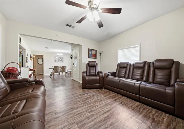 Photo 4 of Single family home for sale at 1103 James St, Deer Park, TX 77536 | MLS# 18946488 | Listing updated on 2026-08-17