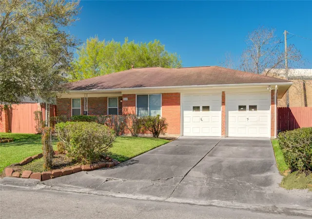 Photo 1 of Sale Pending at 10614 Faircroft Dr, Houston, TX 77048 | MLS# 64442251 | Listing updated on 2026-09-16