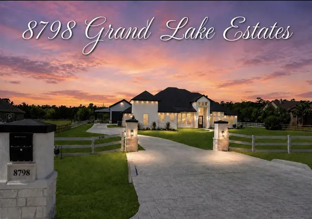 Photo 1 of Single family home for sale at 8798 Grand Lake Ests Dr, Montgomery, TX 77316 | MLS# 44846666 | Listing updated on 2026-09-14