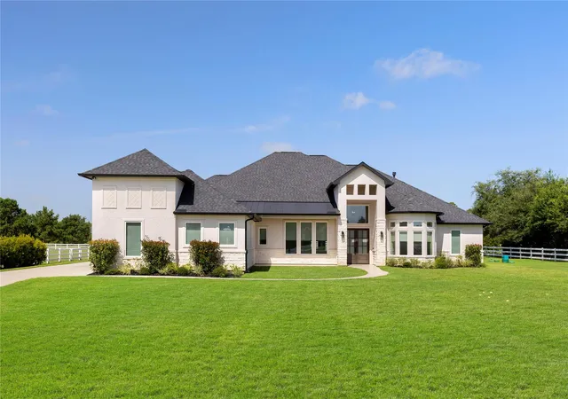 Photo 2 of Single family home for sale at 8798 Grand Lake Ests Dr, Montgomery, TX 77316 | MLS# 44846666 | Listing updated on 2026-09-14