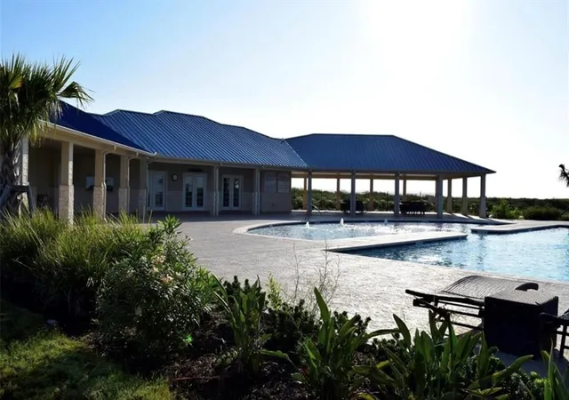4th image of 2929 Hammock Ct, Palacios, TX 77465 | MLS# 84079762