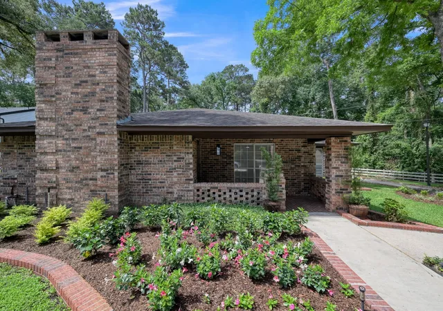 Photo 1 of Single family home for sale at 117 Broken Bough Ln, Conroe, TX 77304 | MLS# 72590232 | Listing updated on 2026-08-29
