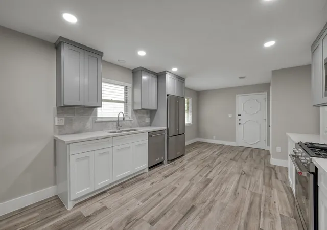 Photo 4 of Single family home for sale at 117 Broken Bough Ln, Conroe, TX 77304 | MLS# 72590232 | Listing updated on 2026-08-29