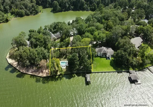 3rd image of 22373 La Jolla Ct, Huntsville, TX 77320 | MLS# 83324975