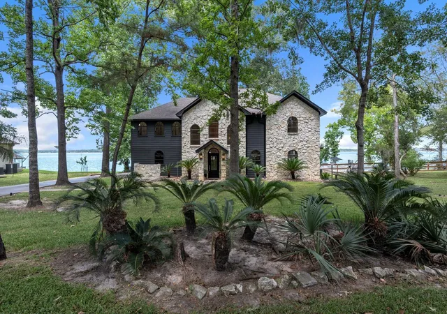 5th image of 22373 La Jolla Ct, Huntsville, TX 77320 | MLS# 83324975