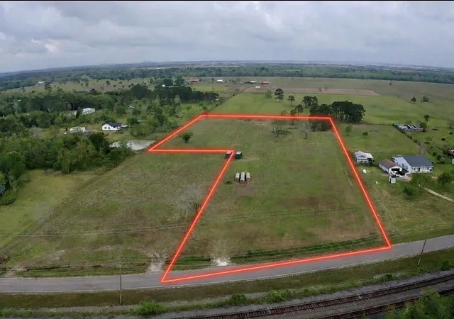 1st image of 9715 County Road 171, Liverpool, TX 77577 | MLS# 63586129