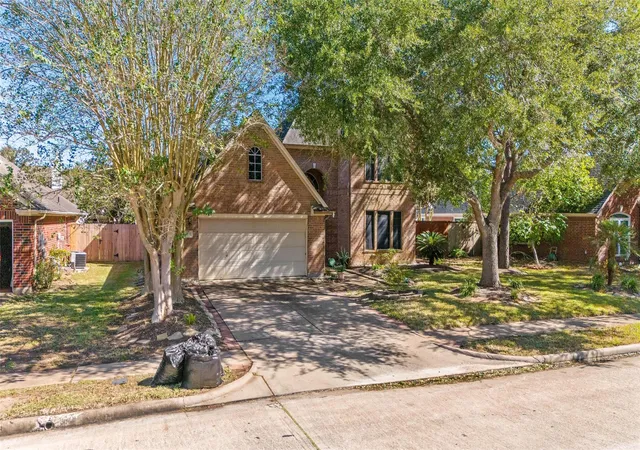 2nd image of 1605 Gatecreek Dr, Pearland, TX 77581 | MLS# 32775150