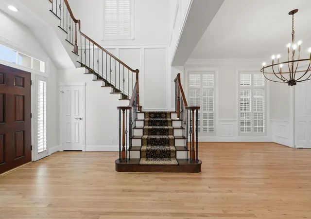 2nd image of 1211 Nantucket Dr #C, Houston, TX 77057 | MLS# 83901392
