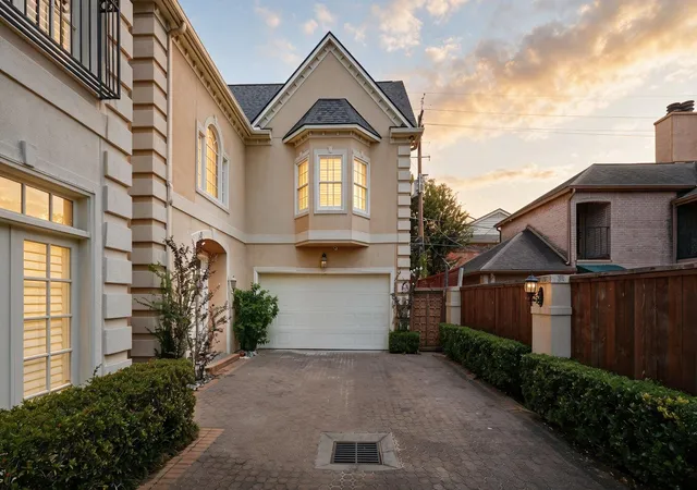 49th image of 1211 Nantucket Dr #C, Houston, TX 77057 | MLS# 83901392