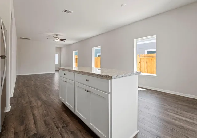 Photo 4 of Sale Pending at 6416 Autumn Equinox Dr, Houston, TX 77048 | MLS# 36300887 | Listing updated on 2026-08-29