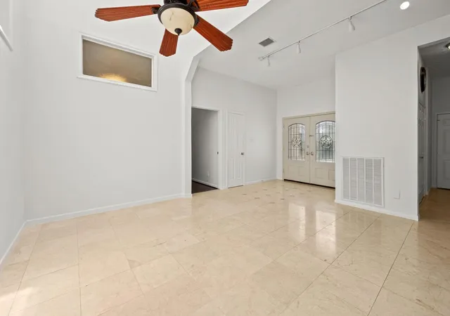 Photo 4 of Single family home for sale at 1 Wellington Ln, Sugar Land, TX 77478 | MLS# 83572042 | Listing updated on 2026-10-09