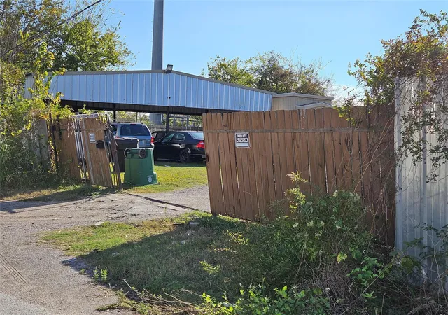 9th image of 7826 Attwater St, Houston, TX 77028 | MLS# 63418603
