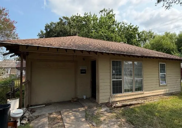 Photo 3 of Single family home for sale at 11213 Oswego St, Houston, TX 77029 | MLS# 96975980 | Listing updated on 2026-09-10