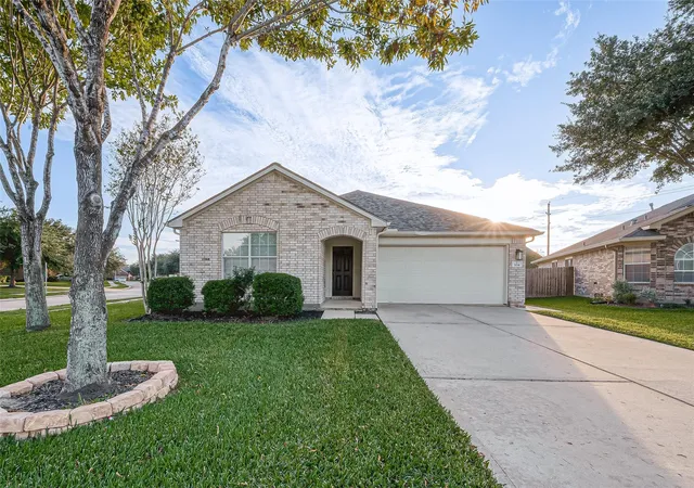 2nd image of 3214 Northgate Court, Manvel, TX 77578 | MLS# 46611731