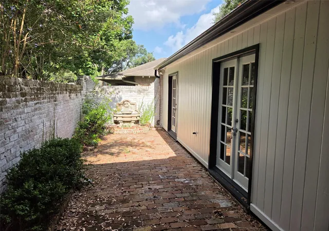 4th image of 10010 Burgoyne Rd, Houston, TX 77042 | MLS# 36815034