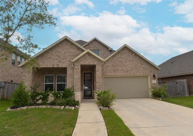 Photo 1 of Single family home for sale at 2806 Oakheath Crst Ct, Houston, TX 77089 | MLS# 82634446 | Listing updated on 2026-09-02