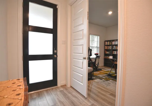 Photo 2 of Single family home for sale at 2806 Oakheath Crst Ct, Houston, TX 77089 | MLS# 82634446 | Listing updated on 2026-09-02