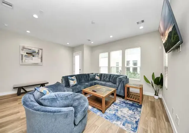 4th image of 5935 Beall St #B, Houston, TX 77091 | MLS# 47168694