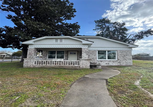 Photo 1 of Single family home for sale at 1208 Caplin St, Houston, TX 77022 | MLS# 16258597 | Listing updated on 2026-09-17