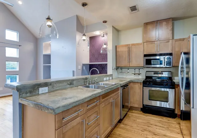 Townhouse for sale at 5418 Kiam St #A, Houston, TX 77007 | MLS# 97244734
