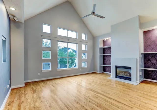 Photo 3 of Townhouse for sale at 5418 Kiam St #A, Houston, TX 77007 | MLS# 97244734 | Listing updated on 2026-09-13