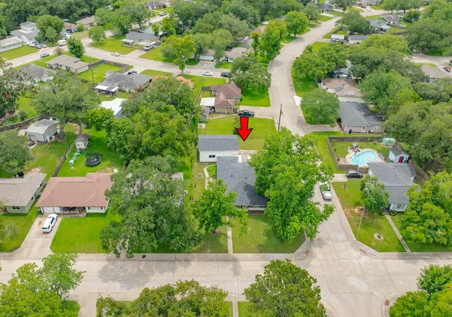32nd image of 113 Cypress St, Lake Jackson, TX 77566 | MLS# 7345218