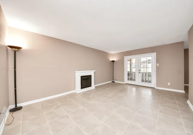 4th image of 5005 Georgi Ln, Houston, TX 77092