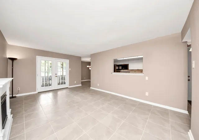 5th image of 5005 Georgi Ln, Houston, TX 77092