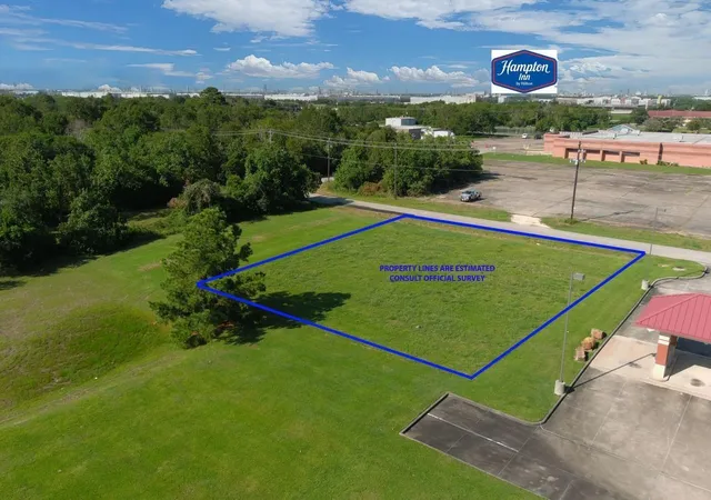 4th image of 1100 6Th St, La Porte, TX 77571 | MLS# 50489398