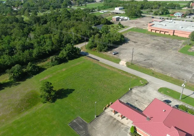 5th image of 1100 6Th St, La Porte, TX 77571 | MLS# 50489398