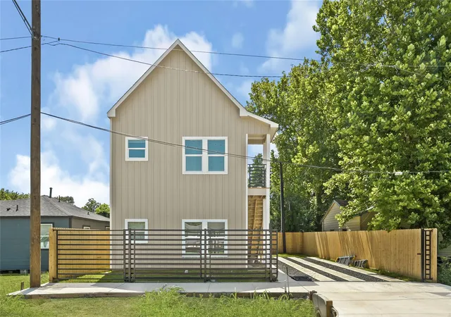 2nd image of 8123 Betty Boop St, Houston, TX 77028