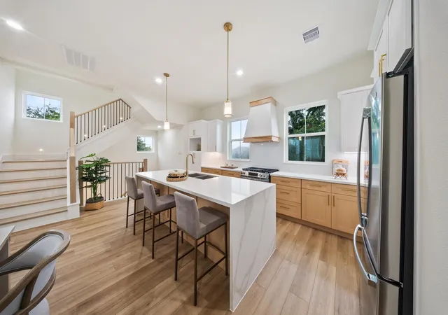 Photo 2 of Single family home for sale at 1106 Weiss St, Houston, TX 77009 | MLS# 10513295 | Listing updated on 2026-09-20