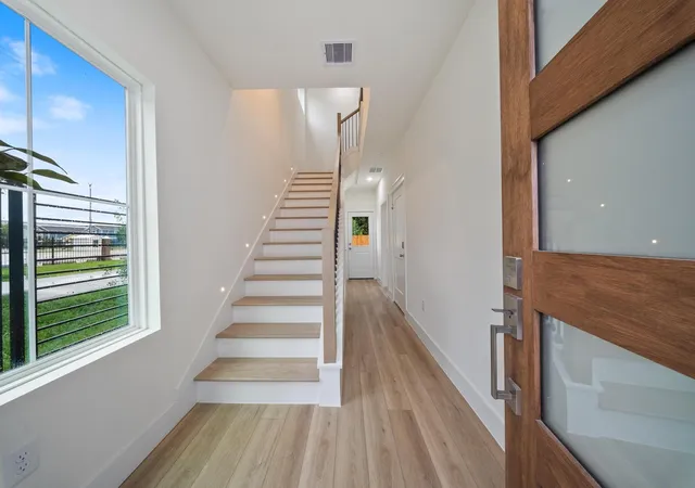 Photo 3 of Single family home for sale at 1106 Weiss St, Houston, TX 77009 | MLS# 10513295 | Listing updated on 2026-09-20