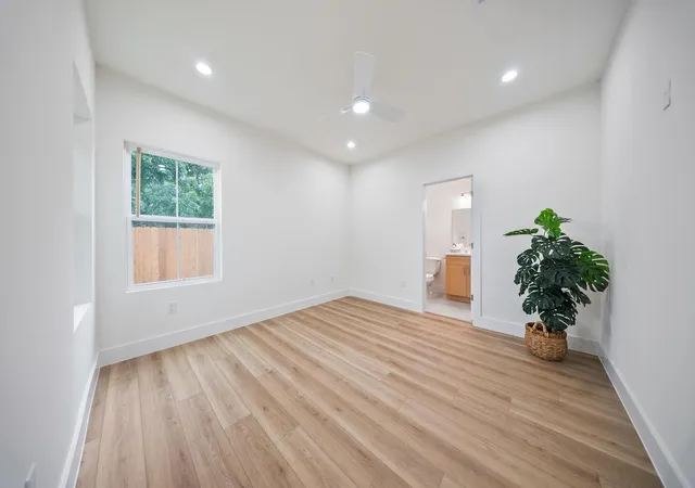 Photo 4 of Single family home for sale at 1106 Weiss St, Houston, TX 77009 | MLS# 10513295 | Listing updated on 2026-09-20