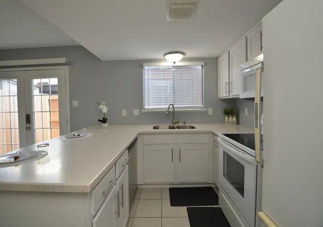 4th image of 10018 Knoboak Dr, Houston, TX 77080