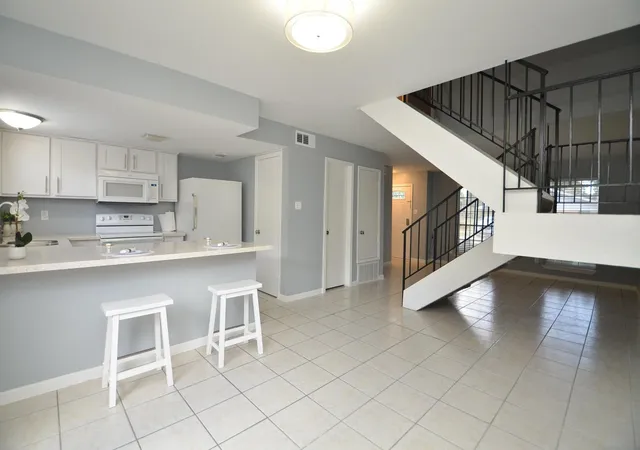 5th image of 10018 Knoboak Dr, Houston, TX 77080